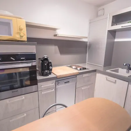 Chez Adeline - Confortable Avec Piscine Et Parking Apartament