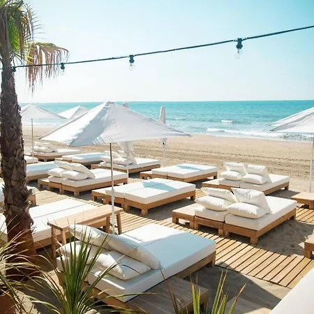 Chez Adeline - Confortable Avec Piscine Et Parking