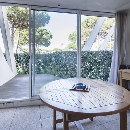 Διαμέρισμα Chez Adeline - Confortable Avec Piscine Et Parking Λα Γκραντ-Μοτ
