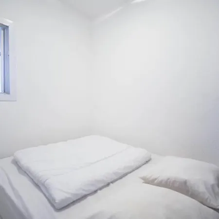 Apartment Chez Adeline - Confortable Avec Piscine Et Parking